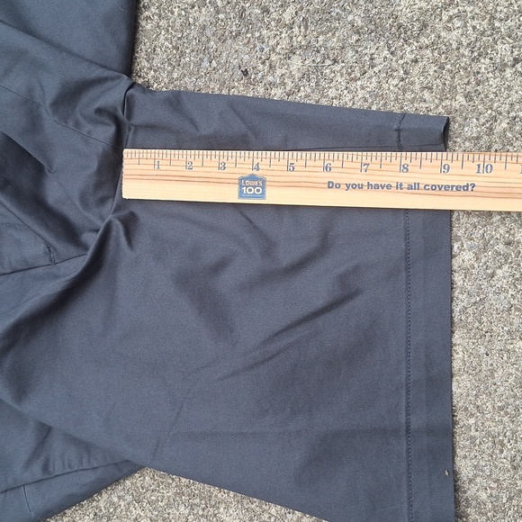 Banana Repblic Men's Size 38×9 Charcoal Grey Aiden Shorts. - Picture 5 of 6